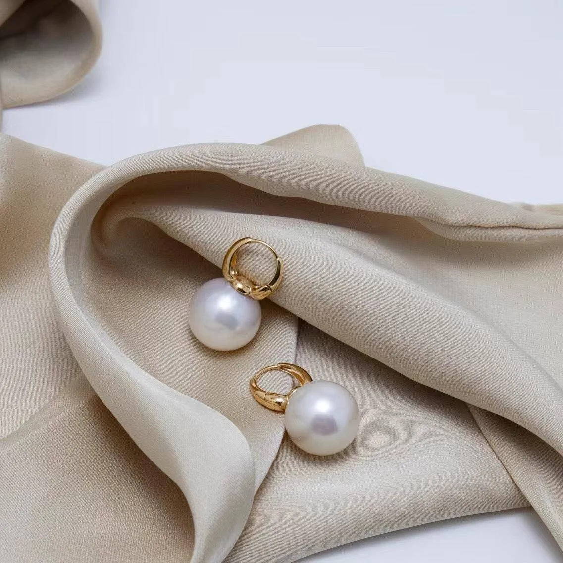 9-11mm Round Hoop Freshwater Pearl Earrings