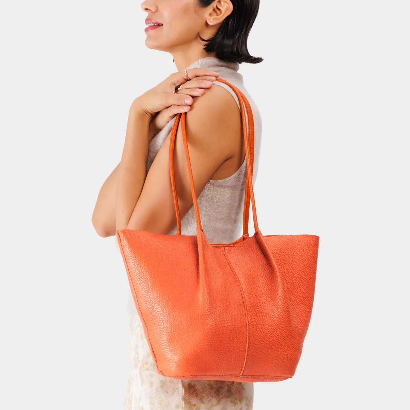 Devan Bucket Tote