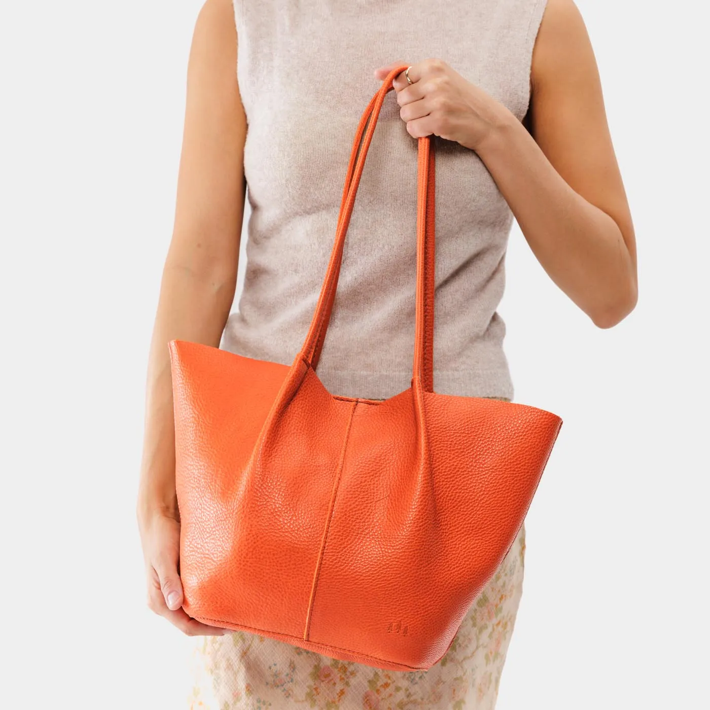 Devan Bucket Tote